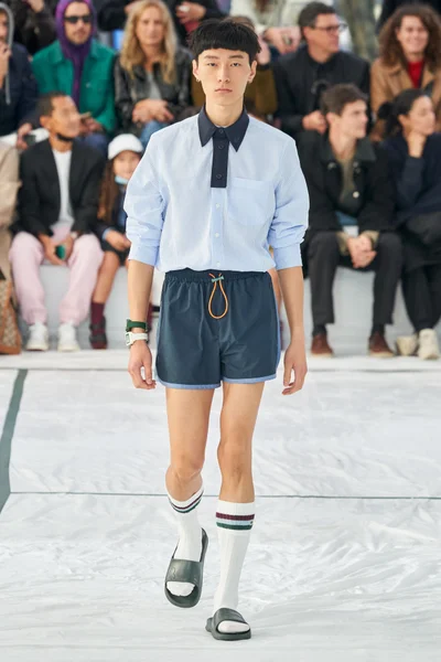 Look 28